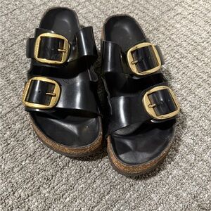 Birkenstock big buckle black/gold sandals
